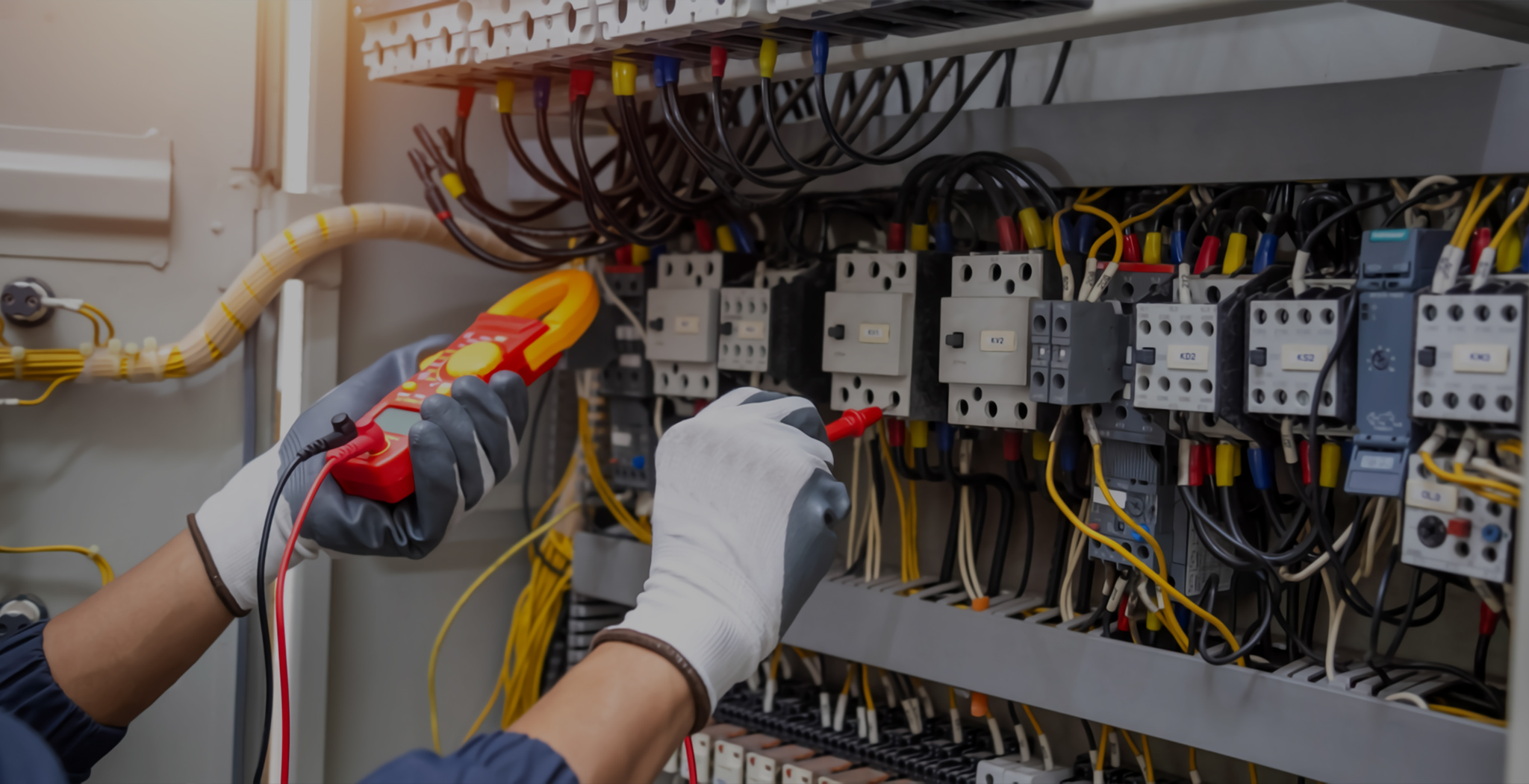 Erkılıç Elektrik olarak, mühendislik temelli hizmet anlayışıyla 2007 yılında faaliyetlerimize başladık. 